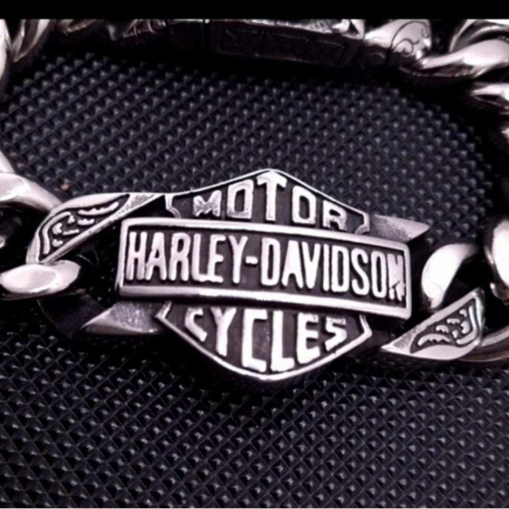 - Men's Heavy Stainless Biker Bar & Shield Curb Chain Bracelet - Picture 4 of 13